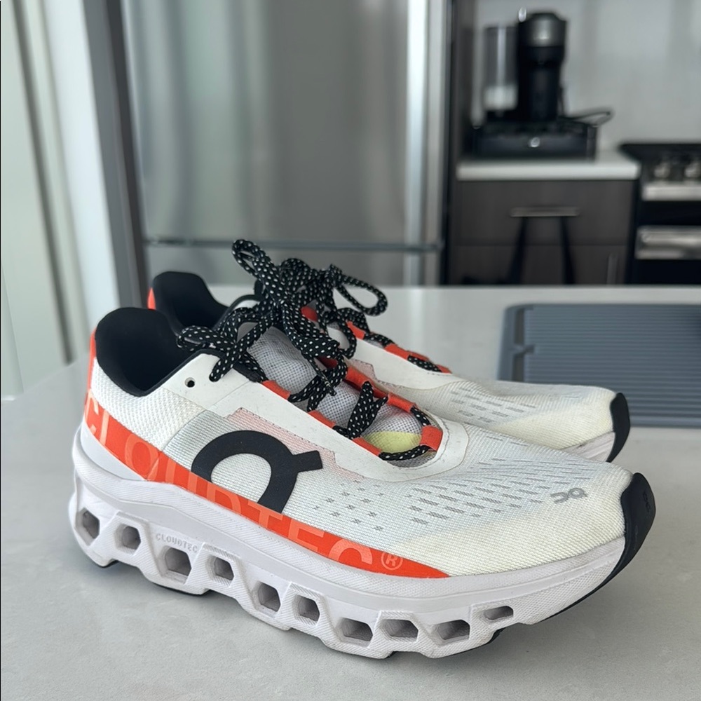 ON CLOUD CLOUDMONSTER sneakers